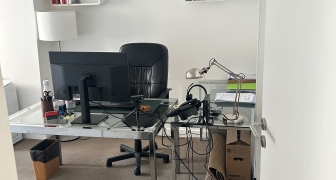 DEUX BUREAUX A LOUER PLUS UN PSOTE COLLABORATEUR PARIS 17E 